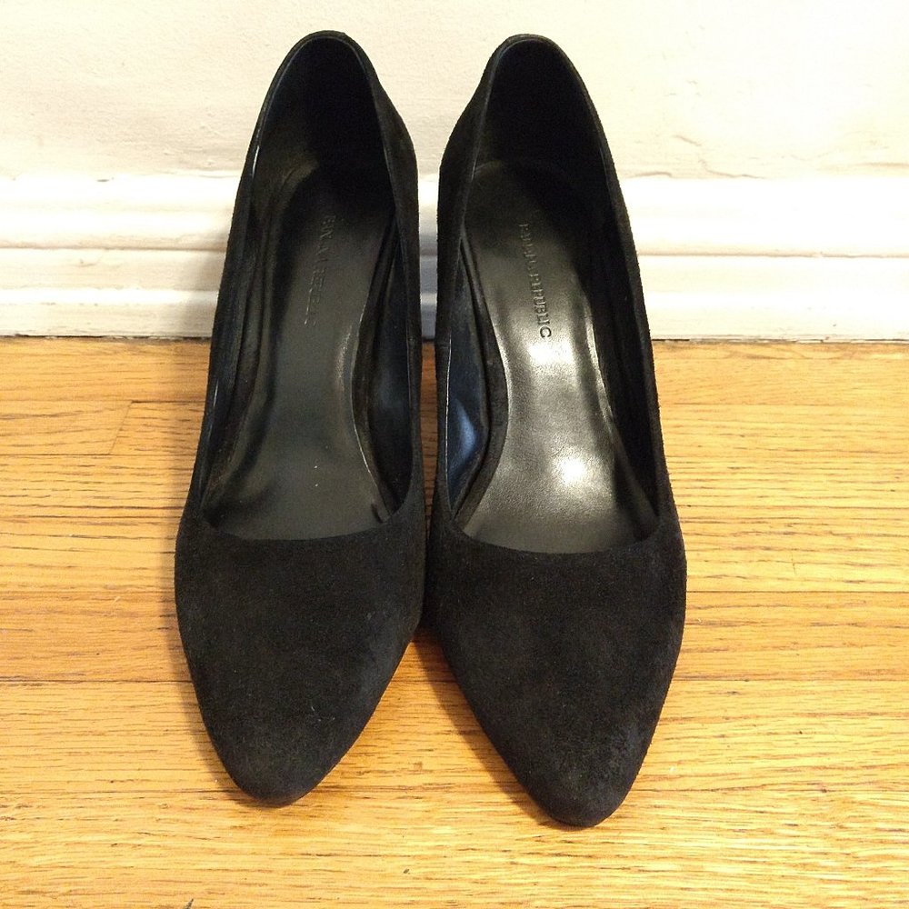 Banana Republic "Audrina" Black Suede Pump Size 8